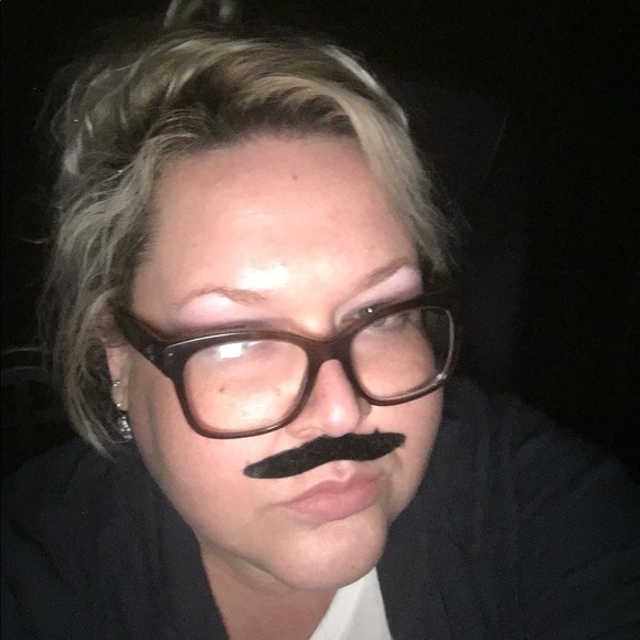 Meet your Posher, Jessica - Picture 3 of 3